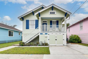 Walk to Beach Galveston Home with Fenced Yard!